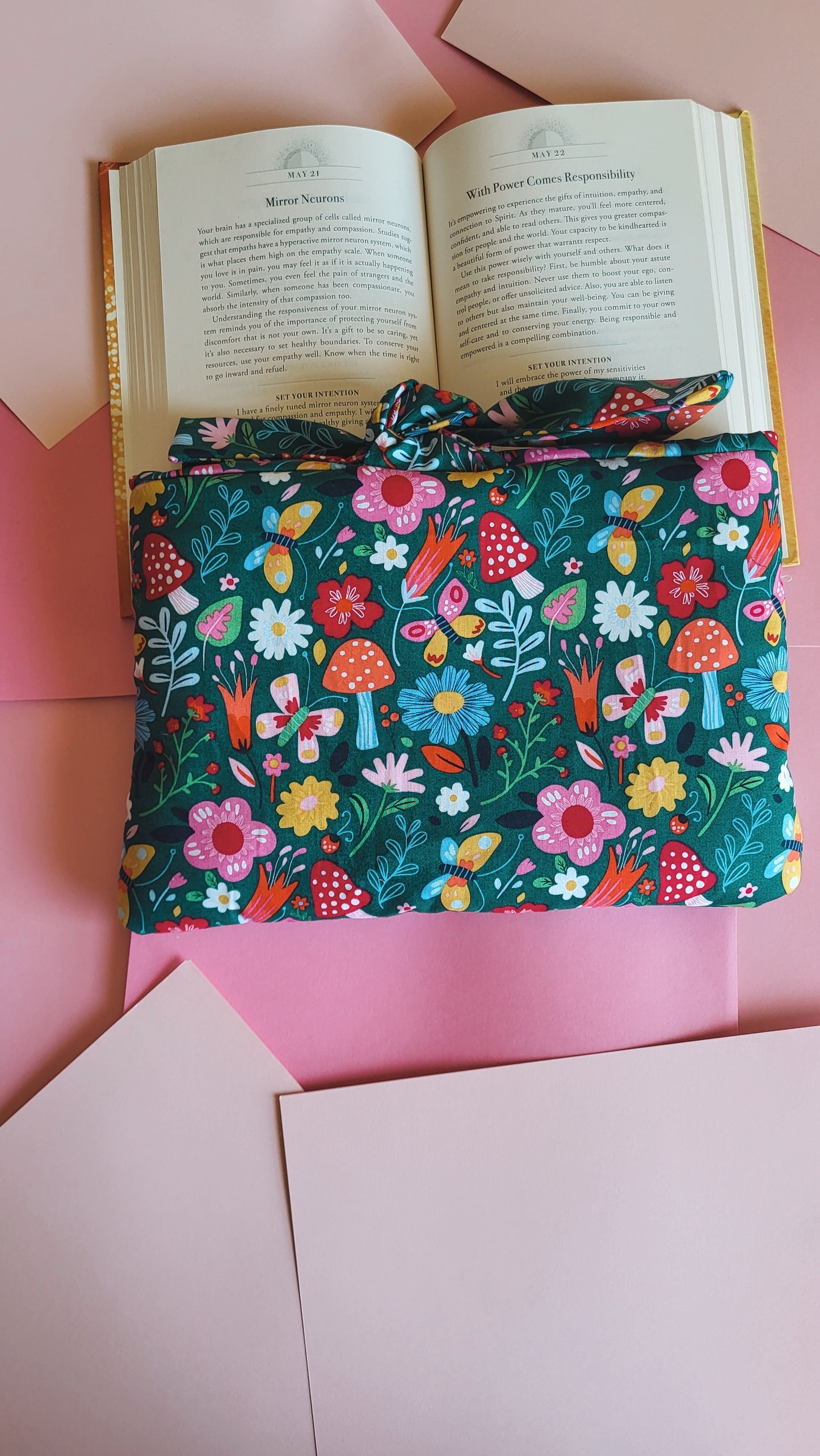 Wildflower Cottage Bow Tie Booksleeve