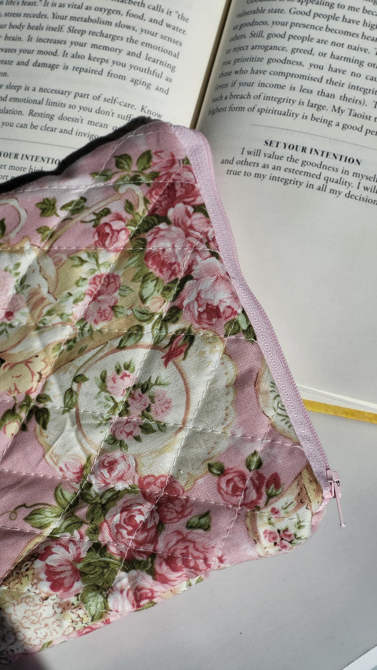 Quilted Rose Tea Pots Kindle Sleeve